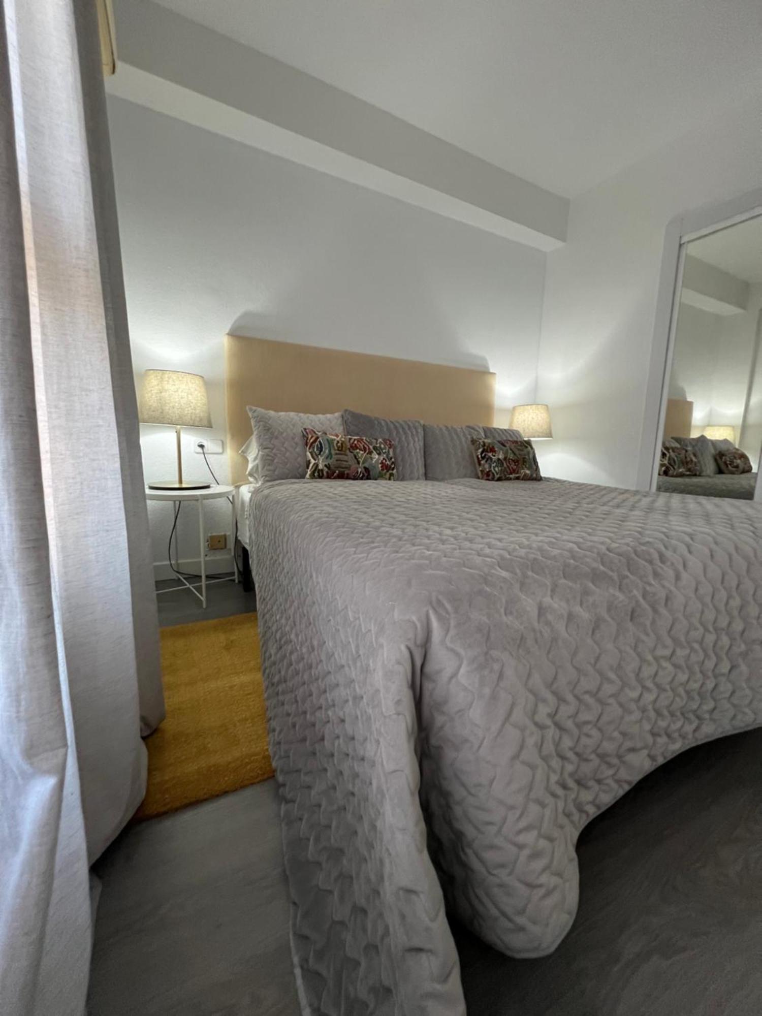 Torres De Aloha 2 Bdr Puerto Banus Apartment Marbella Exterior photo